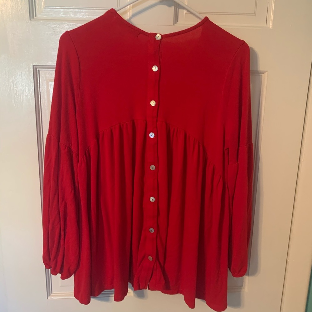 Eri + Ali Red Shay Gathered Swing Top - Picture 10 of 10